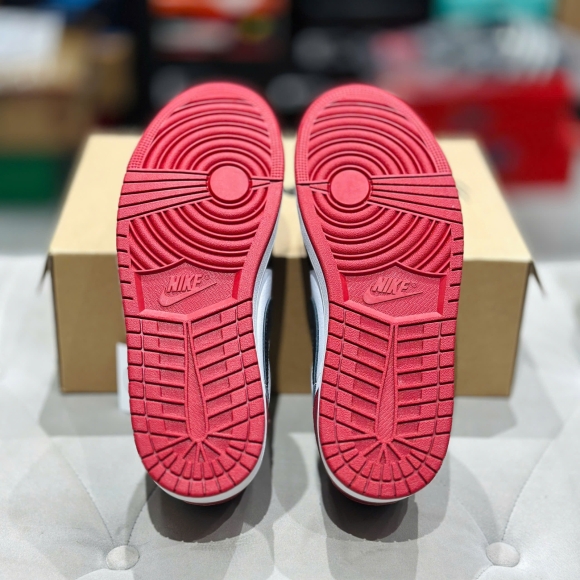 Nike Jordan 1 Low OG Black Toe 