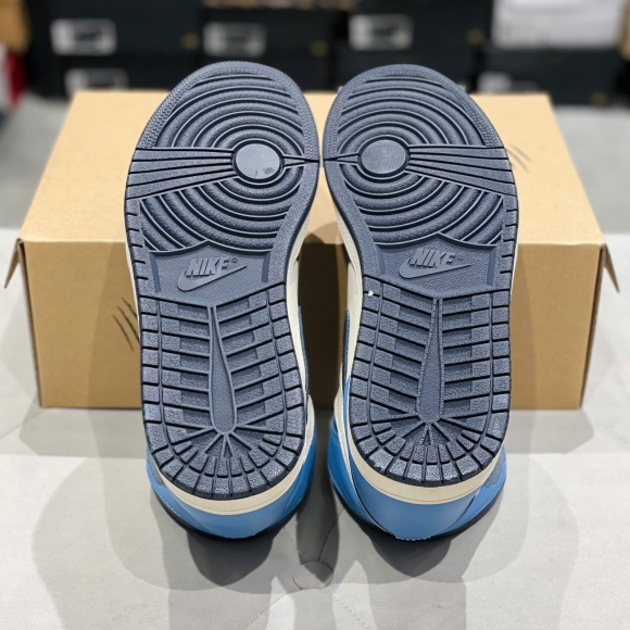 Nike Jordan 1 Obsidian