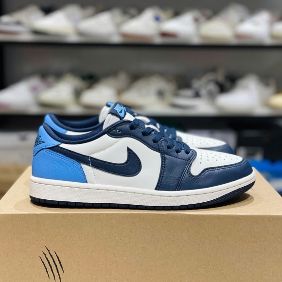 Nike Jordan 1 Low OG Obsidian