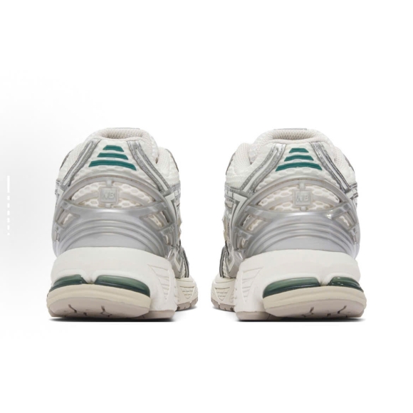 New Balance 1906R Silver Metallic