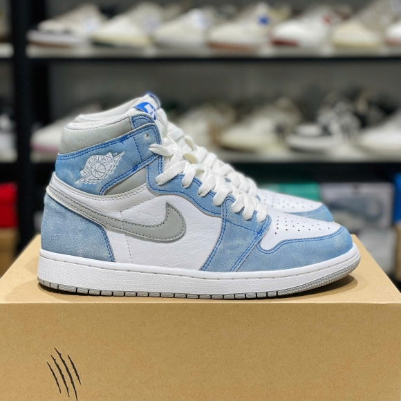 Nike Jordan 1 High Hyper 