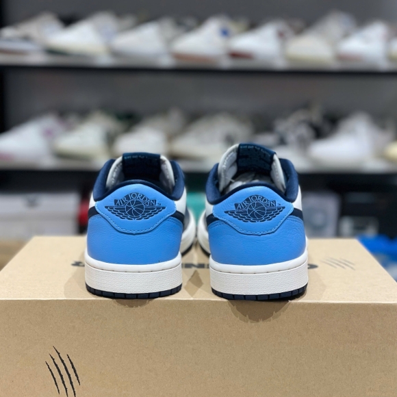 Nike Jordan 1 Low OG Obsidian