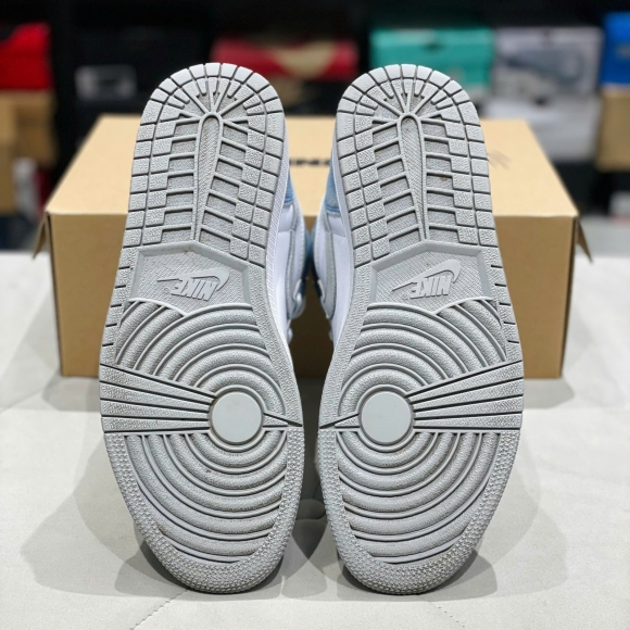 Nike Jordan 1 High Hyper 