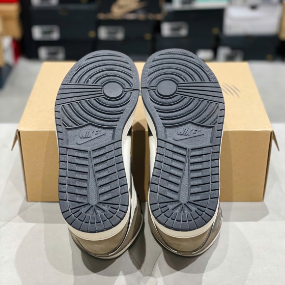 Nike Jordan 1 High Dark Mocha